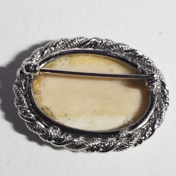 Relisted -Vintage ship brooch scrimshaw style silver tone boat nautical pin - Picture 11 of 11